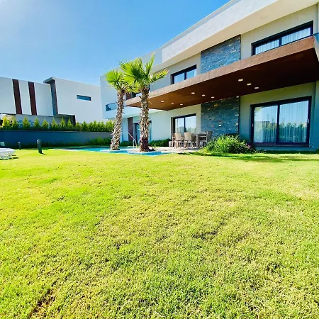 فيلة Oasis Villalari 4