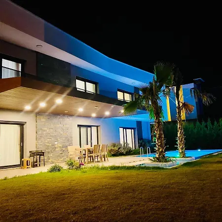 Oasis Villalari 4 فيلة *