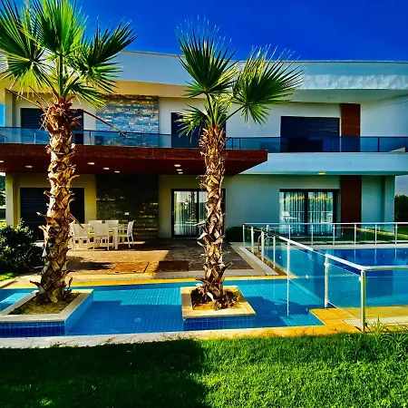 Oasis Villalari 4 * كوشاداسيه