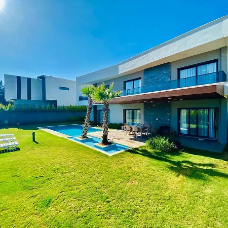 Villa Oasis Villalari 4 *